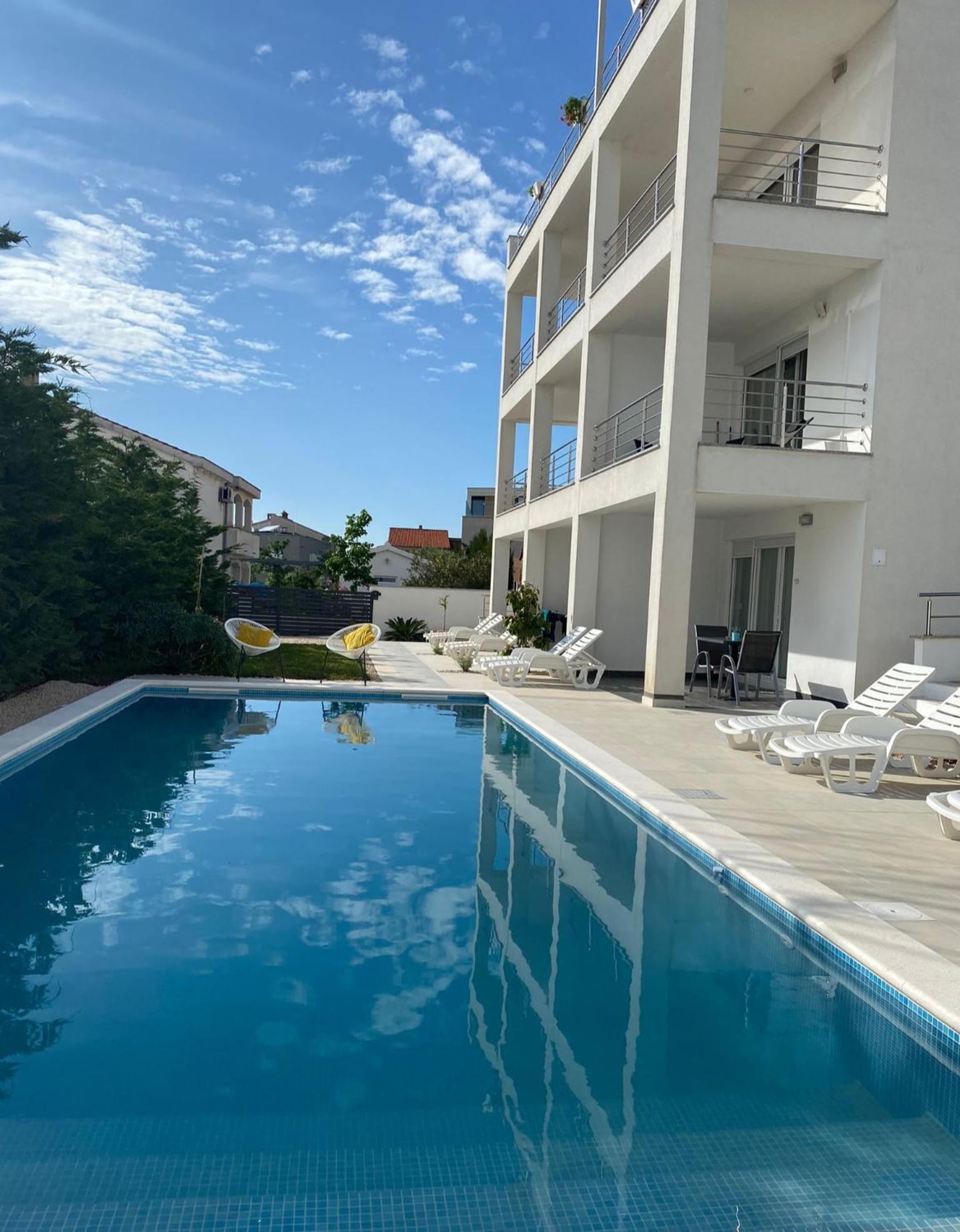 Apartment Deluxe Villa Carlotta Zara Esterno foto