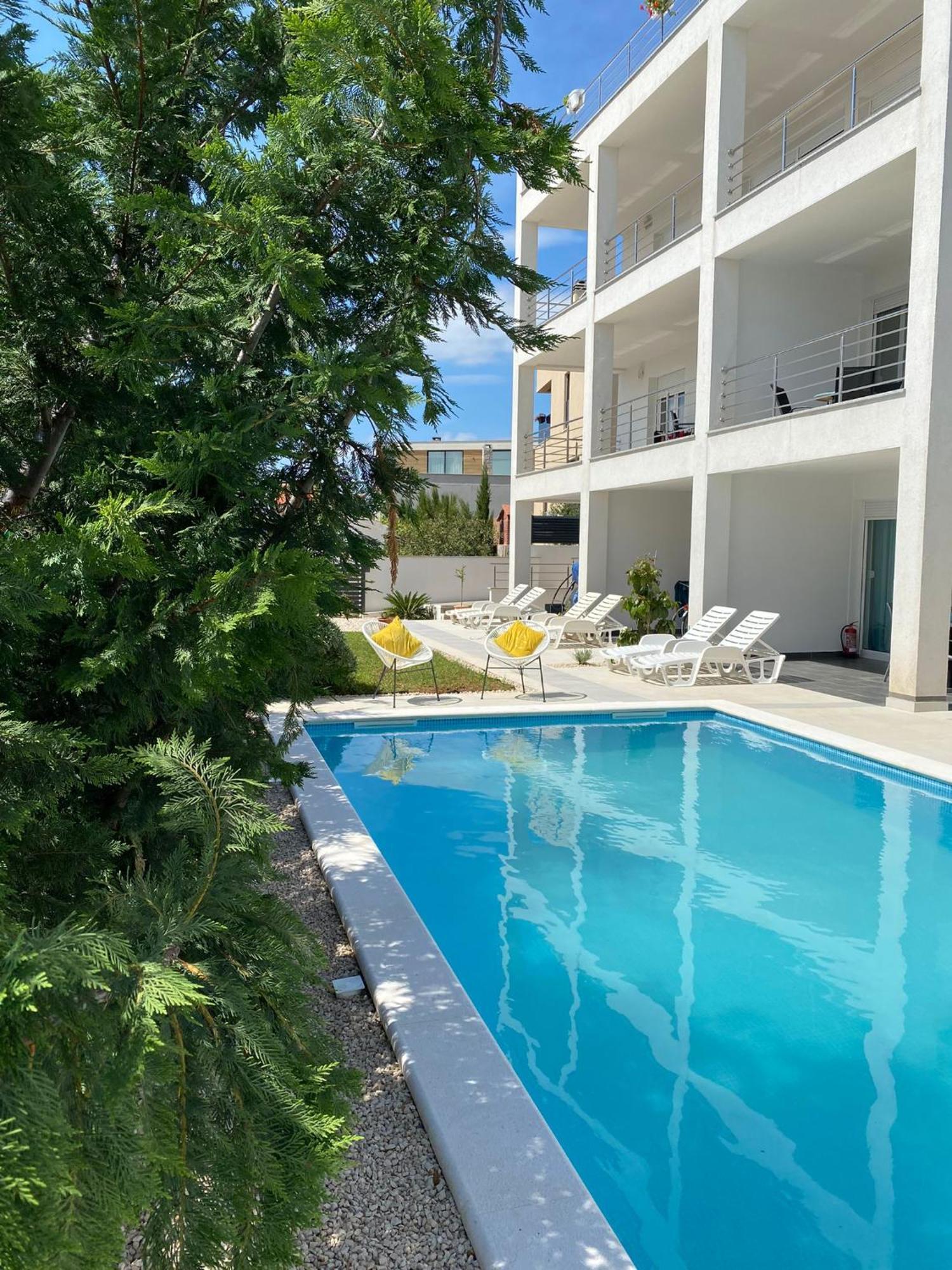 Apartment Deluxe Villa Carlotta Zara Esterno foto
