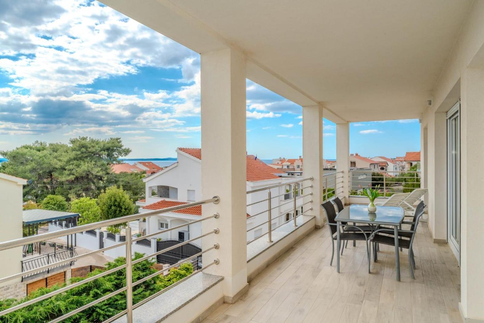 Apartment Deluxe Villa Carlotta Zara Esterno foto
