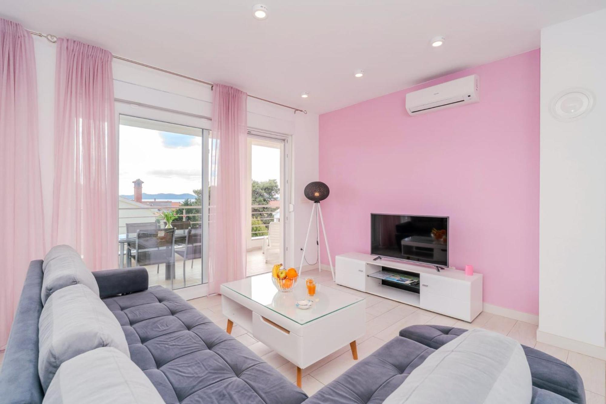 Apartment Deluxe Villa Carlotta Zara Esterno foto