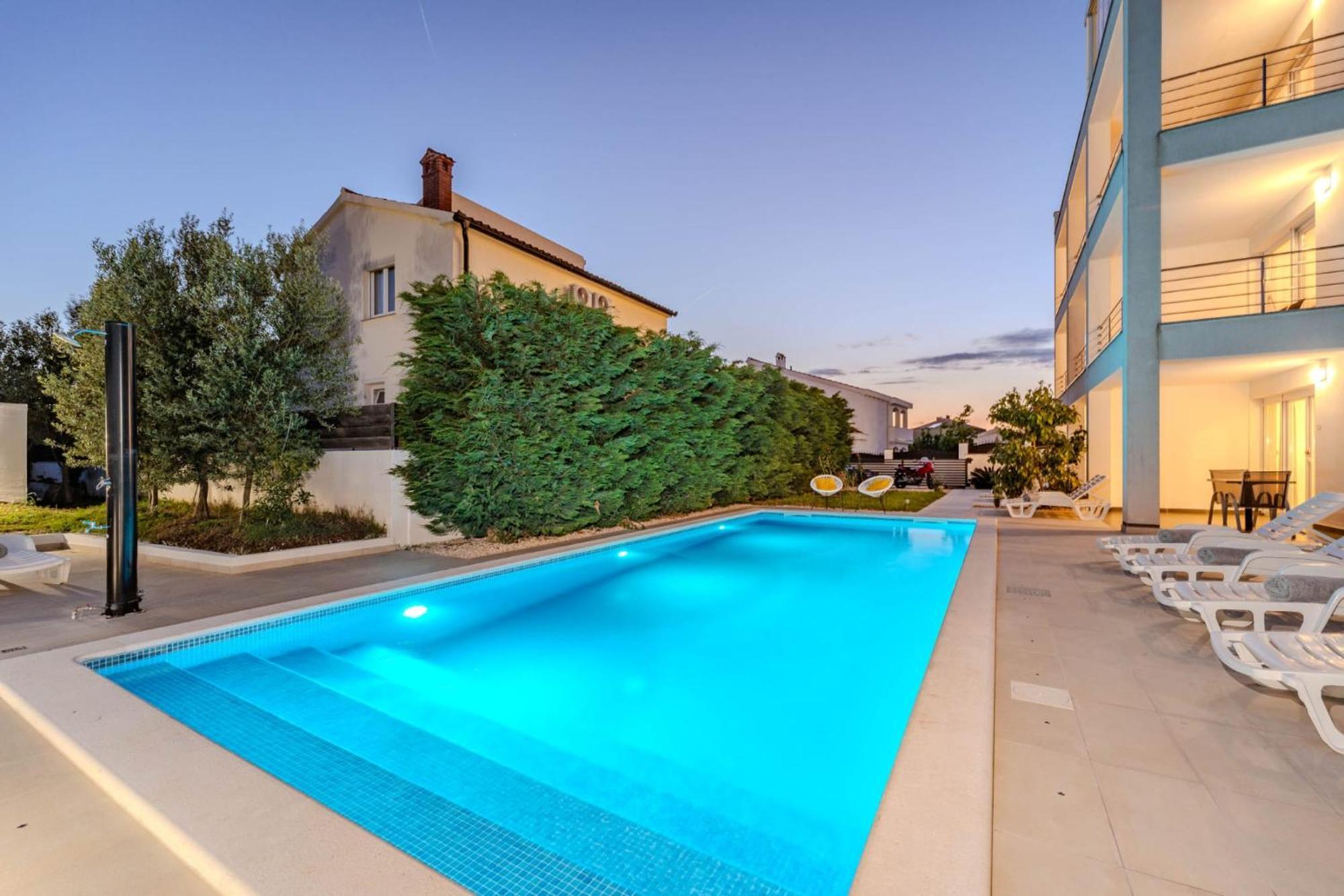Apartment Deluxe Villa Carlotta Zara Esterno foto