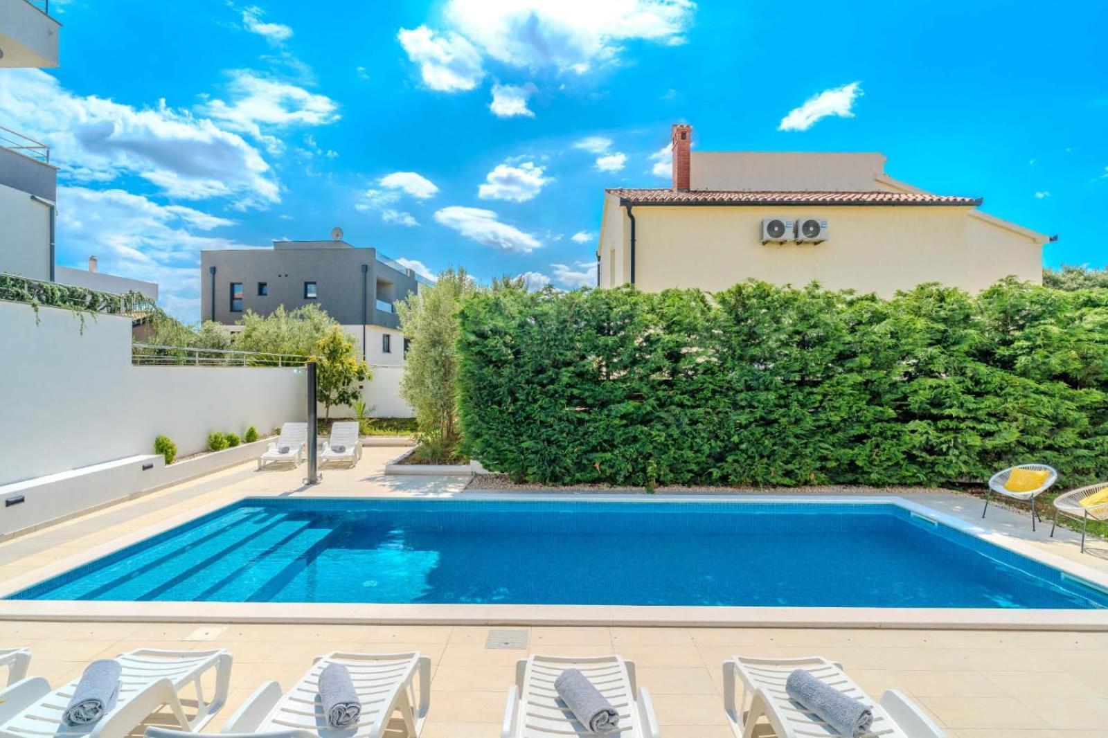 Apartment Deluxe Villa Carlotta Zara Esterno foto
